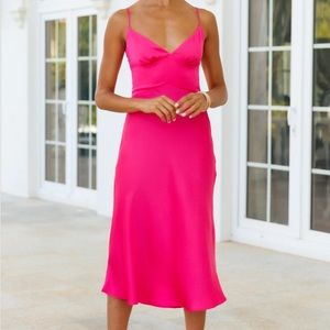 SCREAM QUEEN MIDI DRESS FUCHSIA